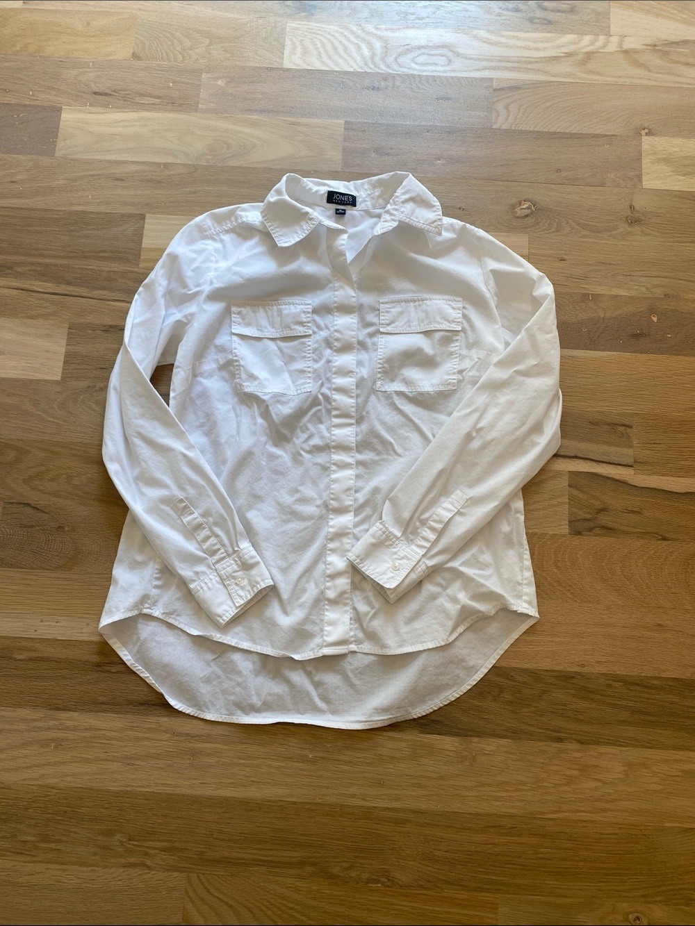 Jones New York White Long-Sleeve Button Down Shirt with Chest Pockets
